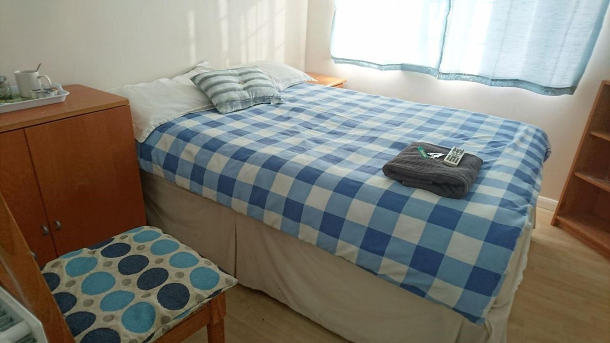 In Guest - Double With Shared Bathroom Sleeps 1-2 Located 5 Minutes From Heathrow Dsbyr * Hayes (Greater London)